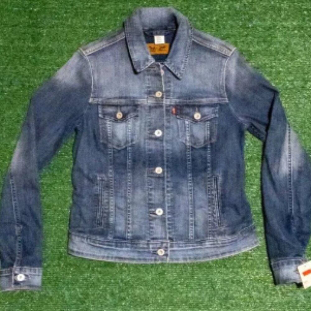 LEVIS TRUCKER JACKET WOMENS BUTTON UP LIGHT BLUE DENIM WASHED RETRO SIZE MED